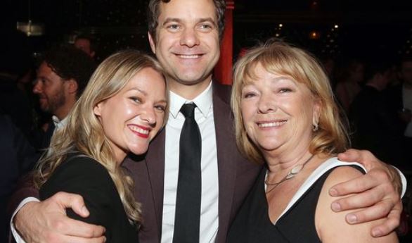 Aisleagh Jackson with her brother Joshua Jackson and mother Fiona Jackson